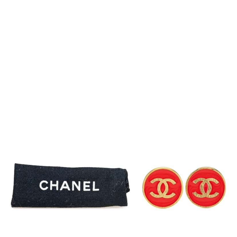 Chanel CC Gold Plated Enamel Button Clip on Earrings Gold Metal Good condition - Model View
