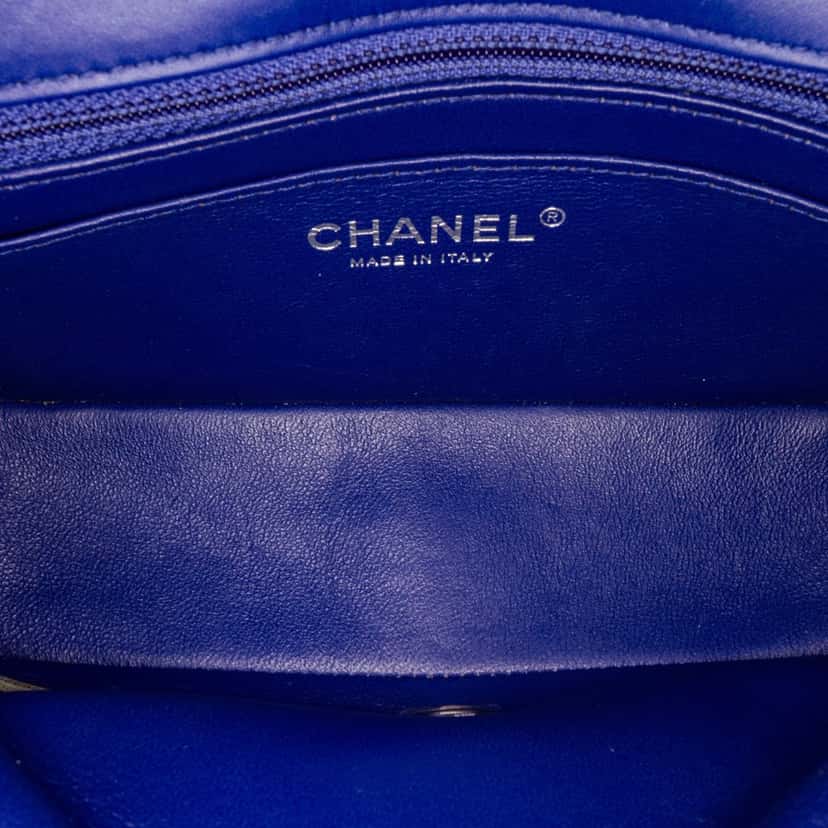 Chanel Mini Rectangular Classic Chevron Patent Single Flap Blue Leather Very good condition - Model View