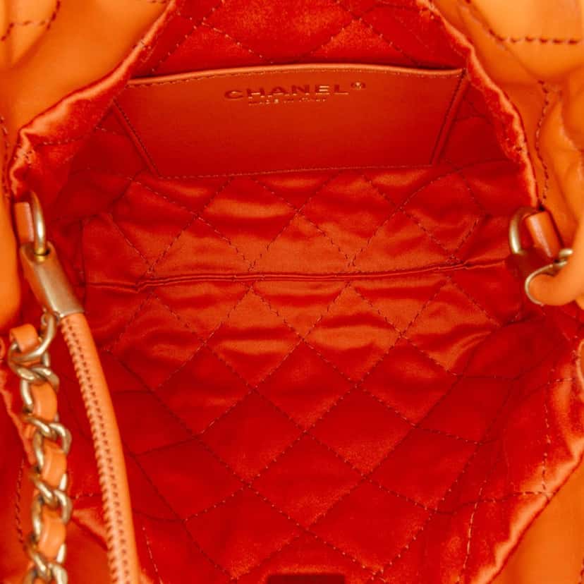 Chanel Mini Shiny Calfskin 22 Handbag Orange Leather Good condition - Model View