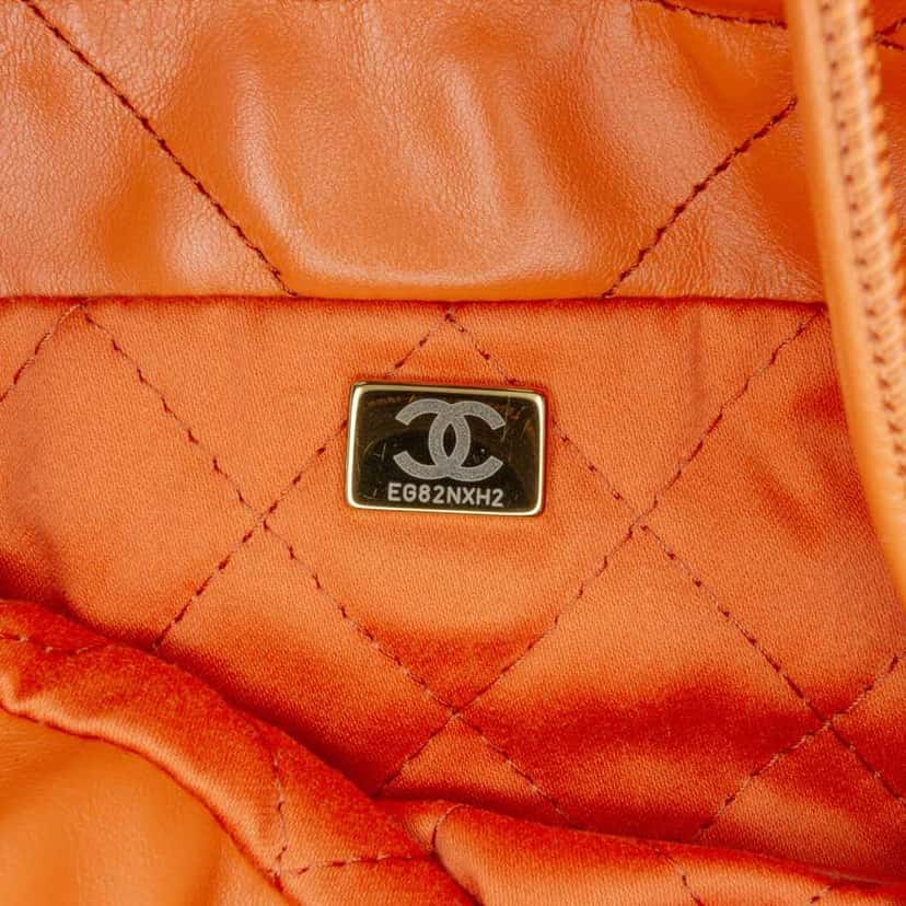 Chanel Mini Shiny Calfskin 22 Handbag Orange Leather Good condition - Box View