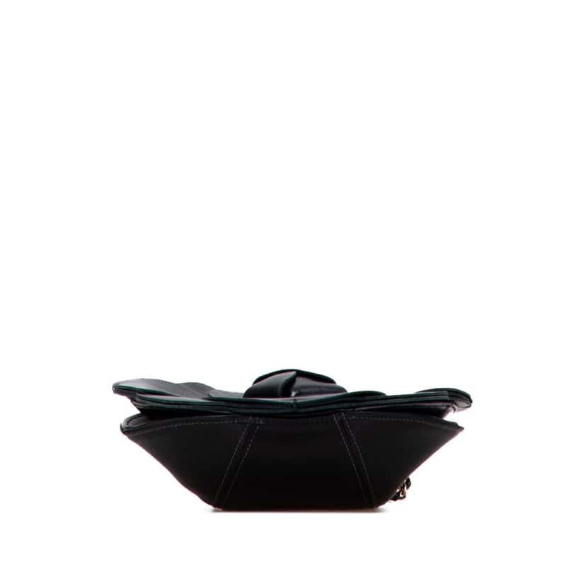 Chanel Lambskin and Satin Camellia Flower Evening Bag Black Leather Good condition - Inside View