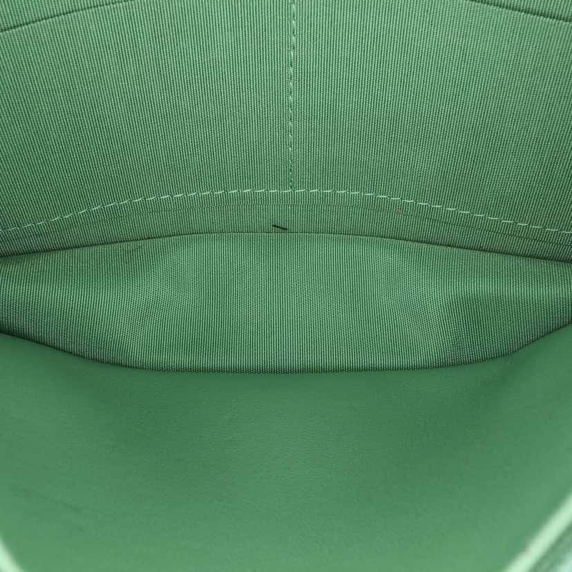 Chanel Lambskin Boy Wallet On Chain Green Leather Good condition - Model View