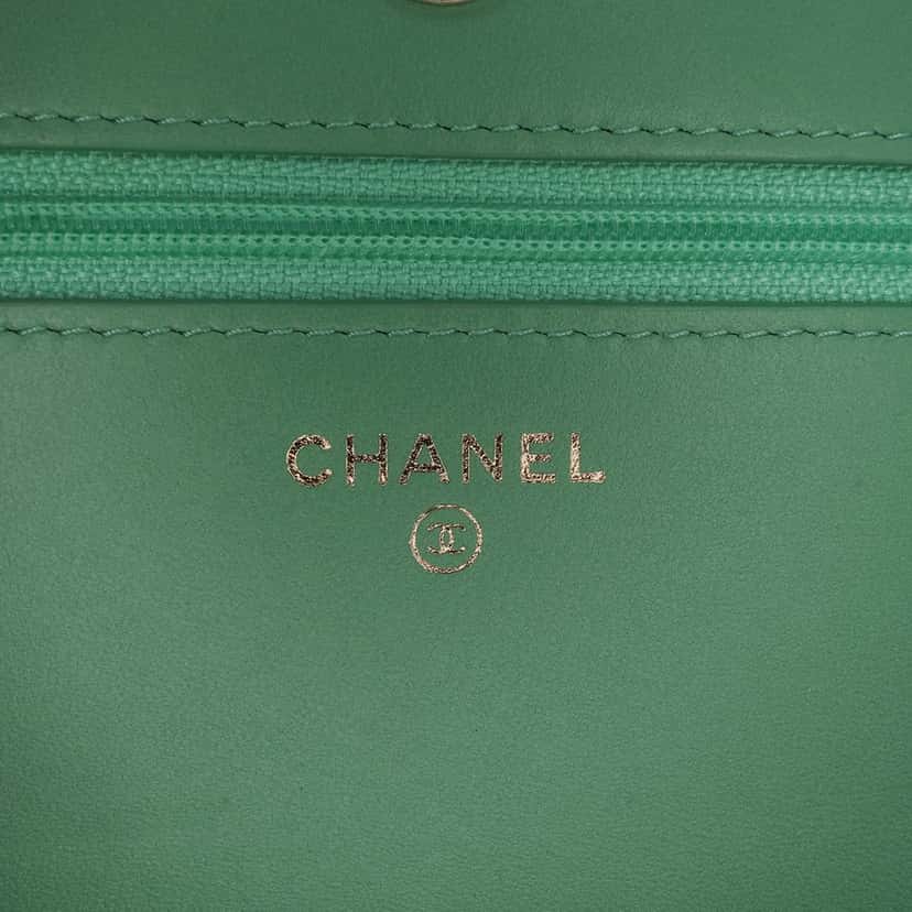 Chanel Lambskin Boy Wallet On Chain Green Leather Good condition - Box View