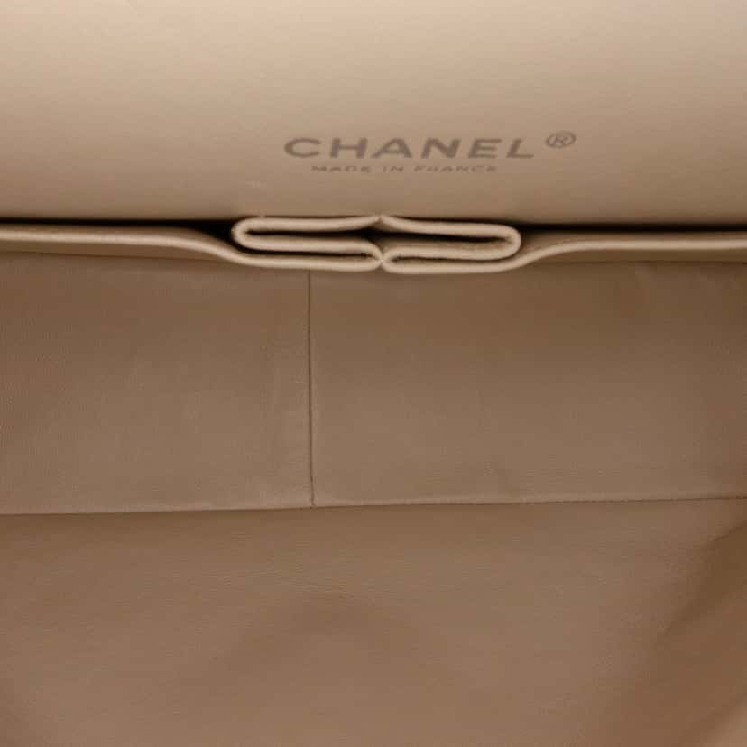 Chanel Maxi Classic Caviar Double Flap Brown Leather Good condition - Model View