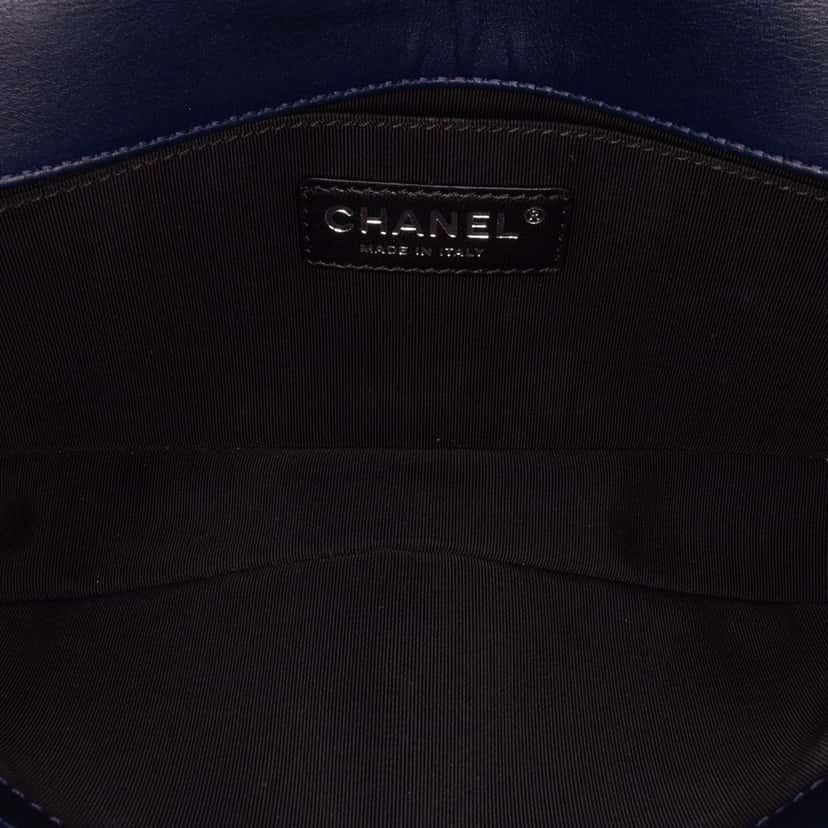 Chanel Bicolor Lambskin Boy Clutch Black Leather Good condition - Model View