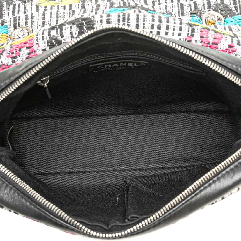 Chanel Tweed Easy Fantasy Flap Grey Tweed Good condition - Model View