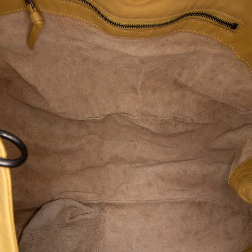 Bottega Veneta Medium Nappa Intrecciato Campana Hobo Yellow Leather Good condition - Model View