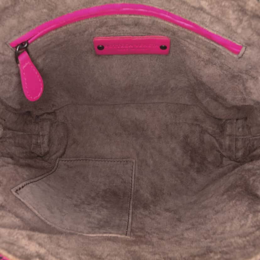 Bottega Veneta Medium Nappa Intrecciato Nodini Crossbody Pink Leather Good condition - Model View