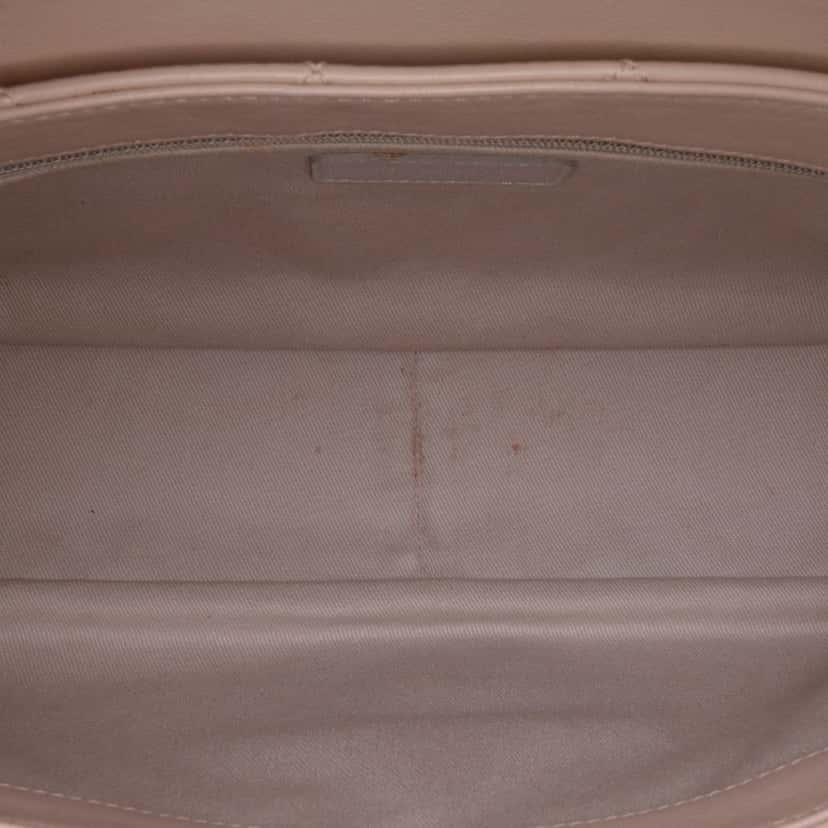 Chanel Large Quilted Lambskin Country Chic Flap Brown Leather Good condition - Model View