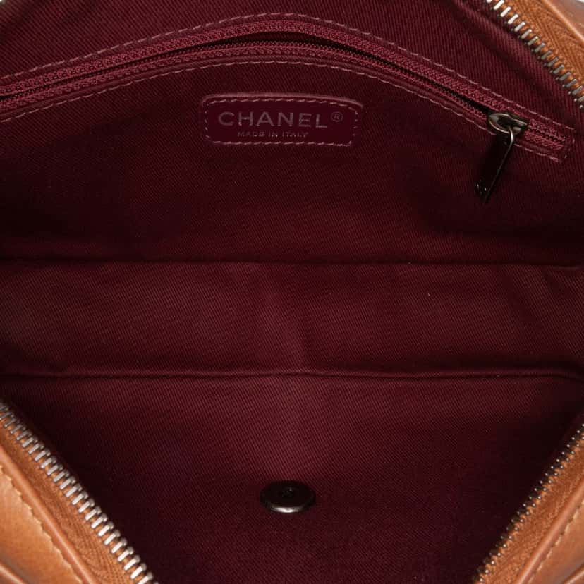 Chanel Paris Edinburgh Medium Calfskin Coco Sporran Flap Brown Leather Good condition - Model View