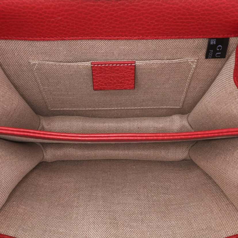 Gucci Small Dollar Calfskin Interlocking G Crossbody Red Leather Good condition - Model View