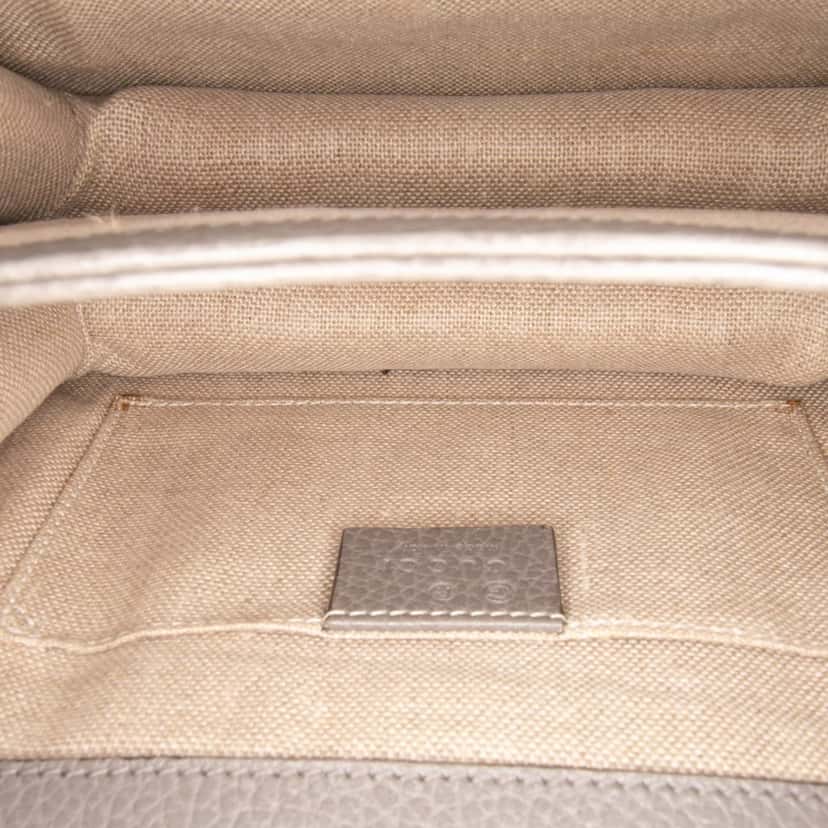 Gucci Small Dollar Calfskin Interlocking G Crossbody Grey Leather Good condition - Model View