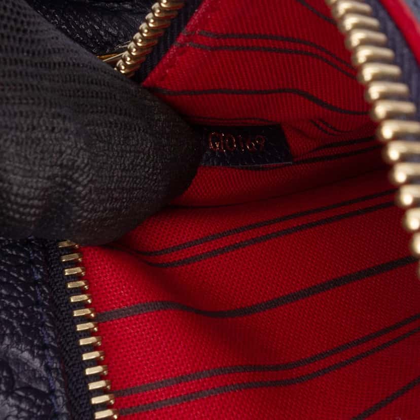 Louis Vuitton Monogram Empreinte Pochette Metis Blue Leather Good condition - Box View