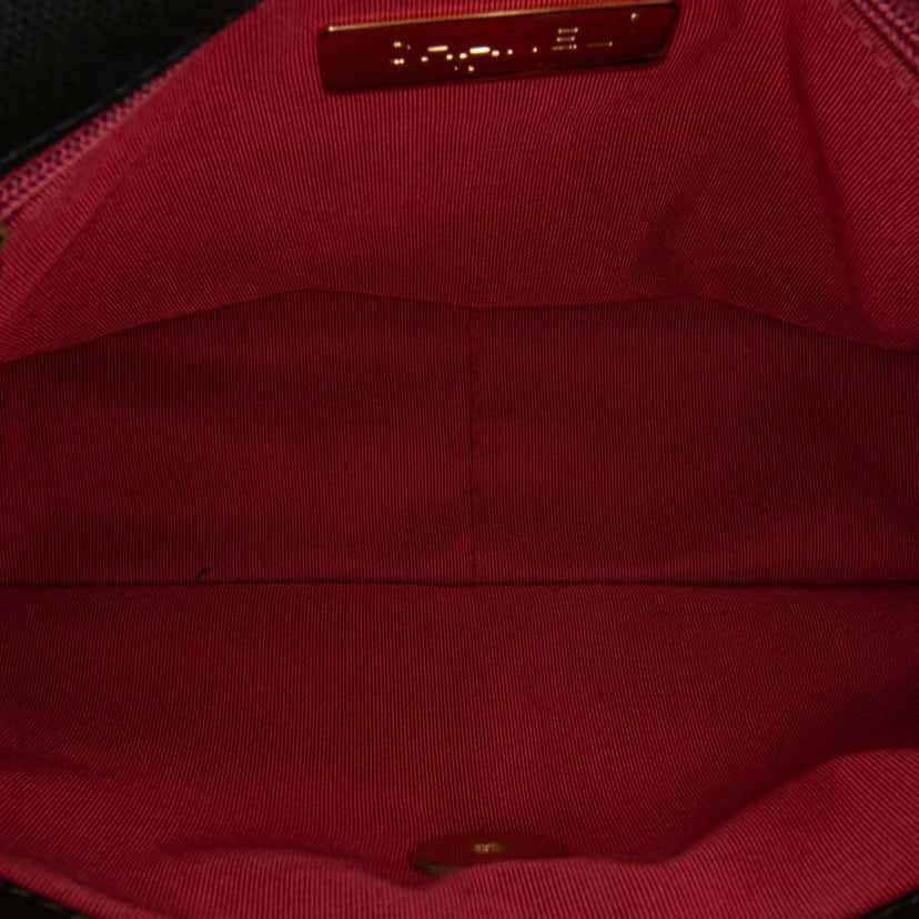 Chanel Medium Canvas and Cotton 19 Flap Black Canvas Good condition - Model View