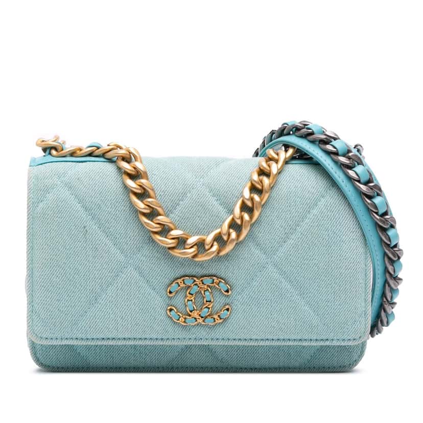 Chanel Denim 19 Wallet on Chain Blue Denim Very good condition - Front View