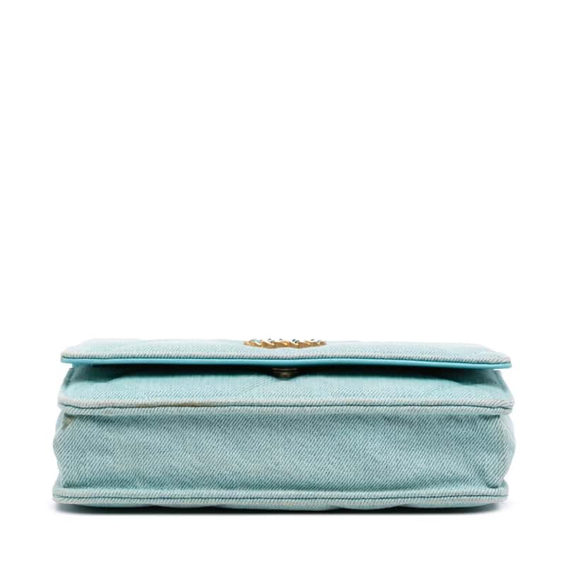Chanel Denim 19 Wallet on Chain Blue Denim Very good condition - Inside View
