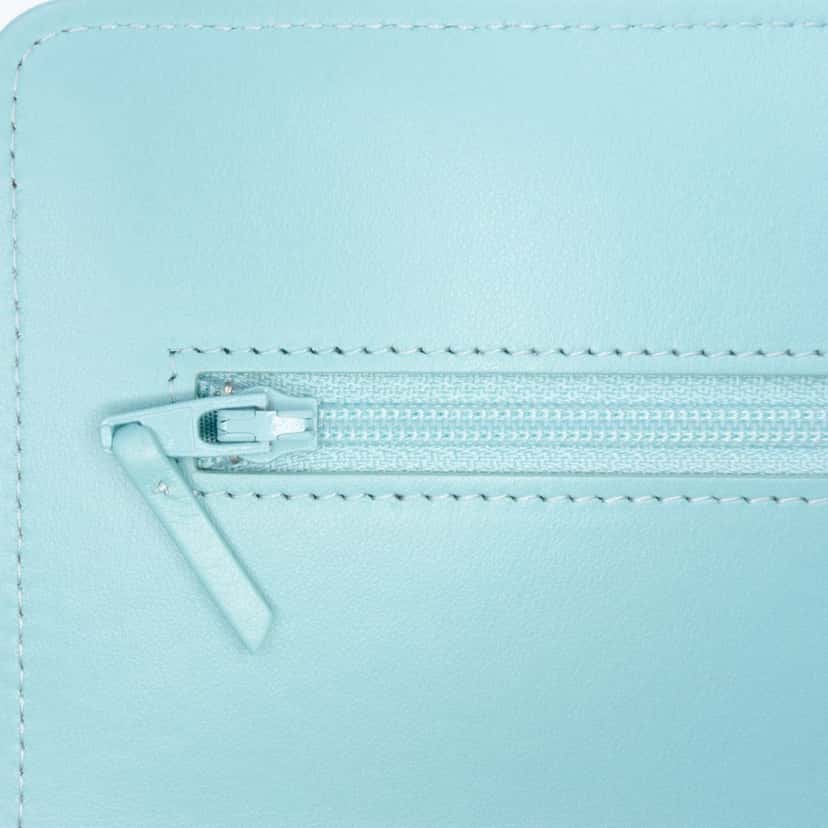 Chanel Denim 19 Wallet on Chain Blue Denim Very good condition - Box View