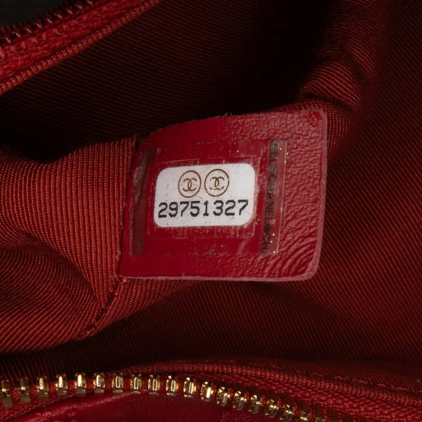 Chanel Small Quilted Lambskin Perfect Meeting Hobo Red Leather Good condition - Box View