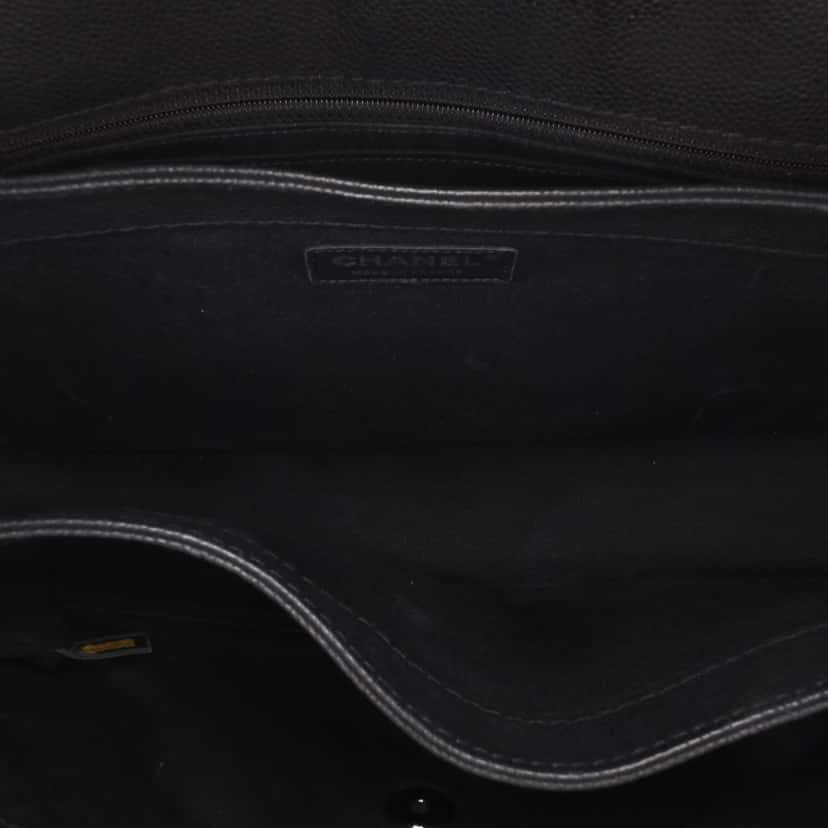 Chanel Quilted Iridescent Caviar Lady Pearly Flap Black Leather Good condition - Model View
