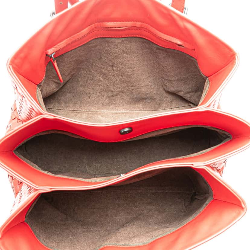 Bottega Veneta Small Nappa Intrecciato Roma Satchel Red Leather Good condition - Model View