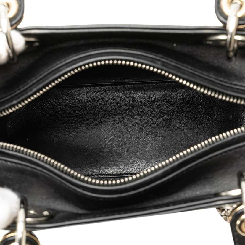 Dior Medium Calfskin Patch Embellished Lady Dior Black Leather Good condition - Model View