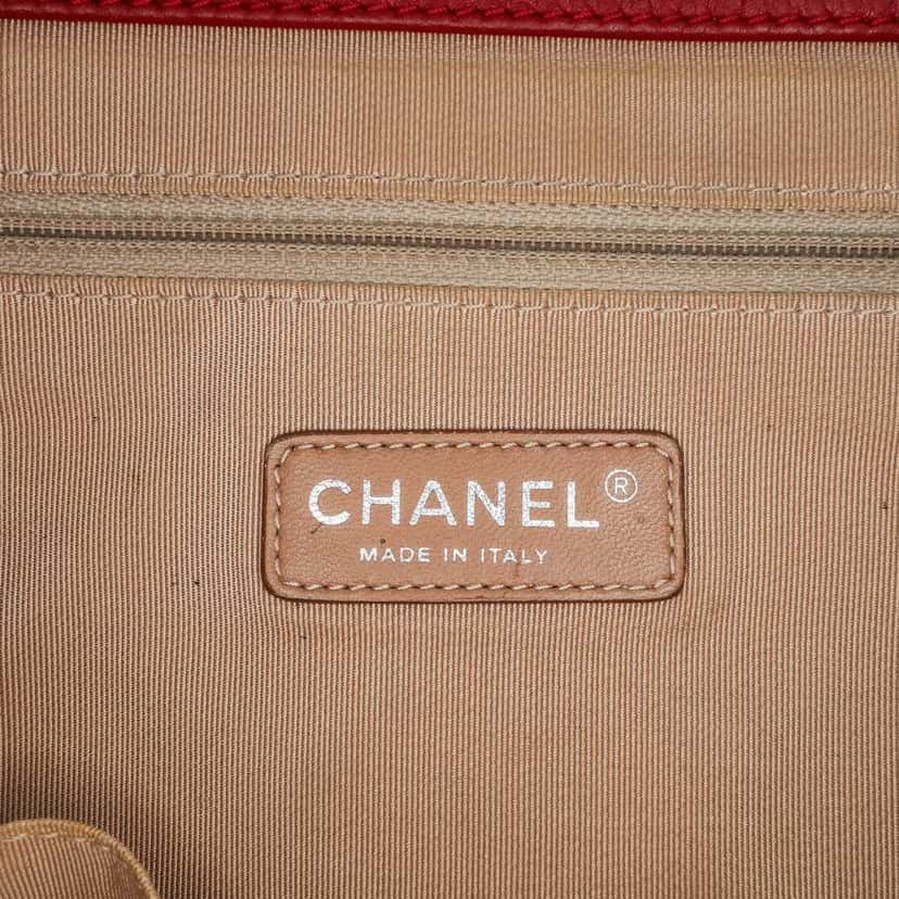 Chanel Quilted Caviar Expandable Zip Tote Red Leather Fair condition - Box View