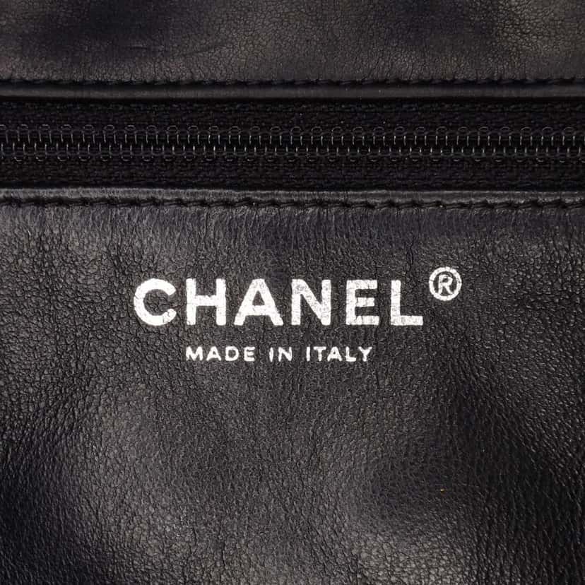 Chanel Reissue 2.55 Metallic Lambskin Roll Clutch Black Leather Fair condition - Box View