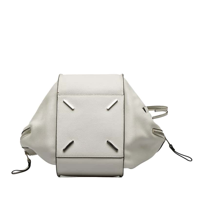Loewe Small Hammock Bag White Leather Good condition - Model View
