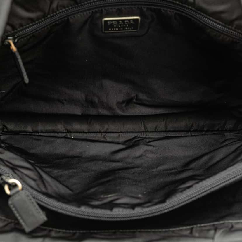 Prada Tessuto Tote Black Good condition - Model View