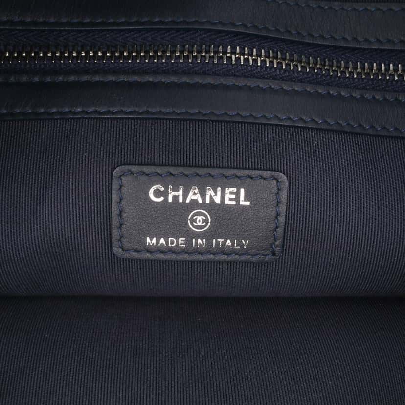Chanel Large Denim Gabrielle O Case Clutch Blue Denim Good condition - Box View