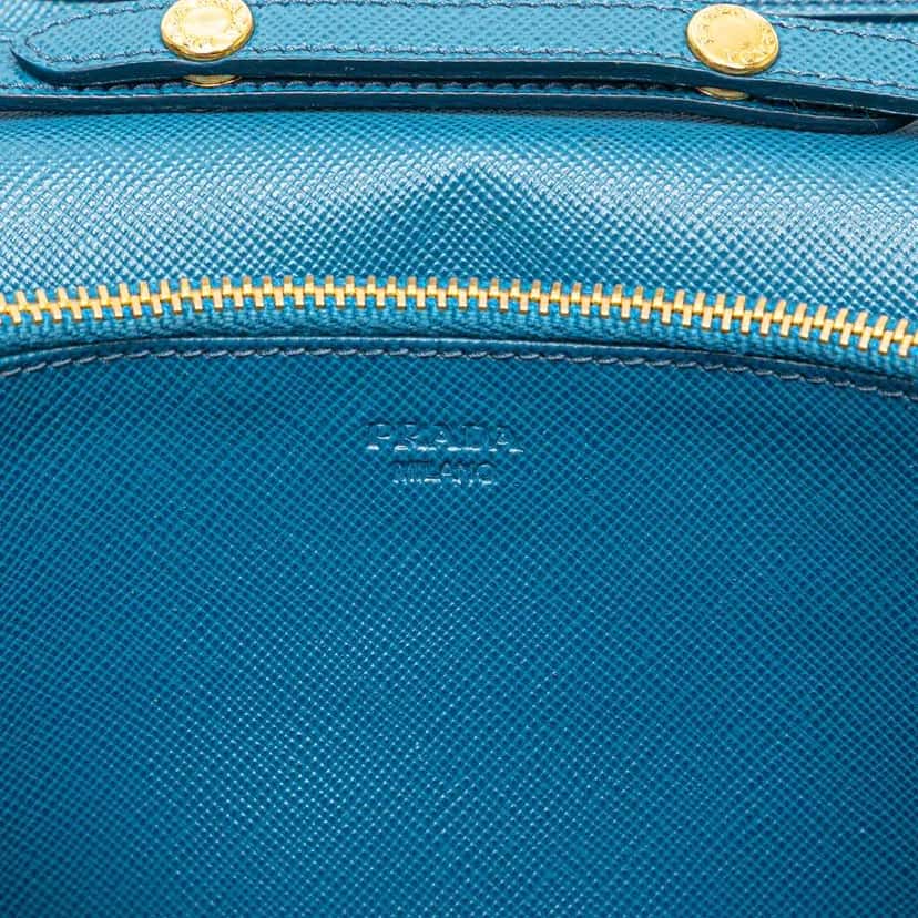 Prada Saffiano Wallet on Strap Blue Leather Good condition - Box View