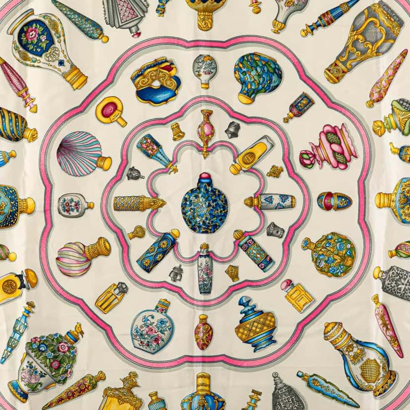 Hermès Qu Importe Le Flacon Silk Scarf White Silk Good condition - Back View