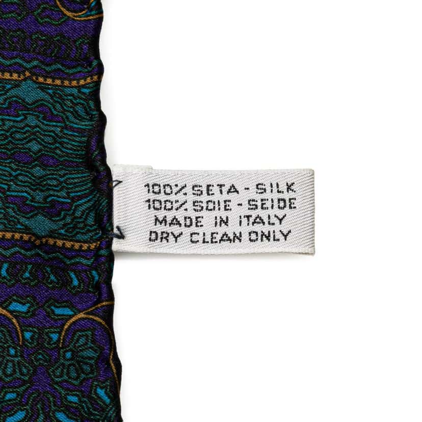 Chanel Gripoix Silk Scarf Green Silk Very good condition - Model View