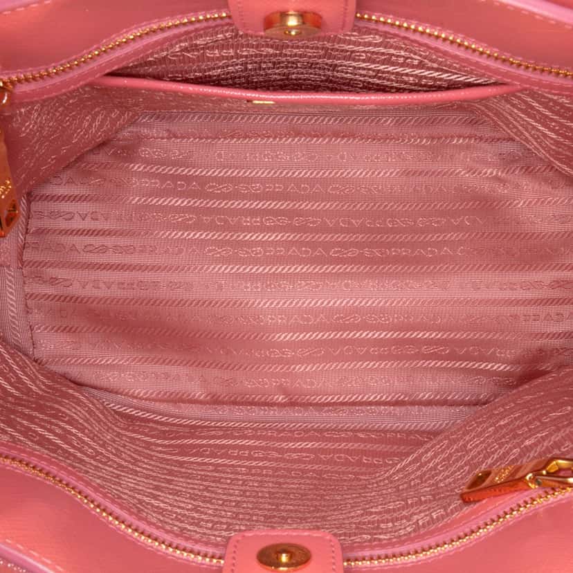 Prada Saffiano Vernice Satchel Pink Leather Good condition - Model View