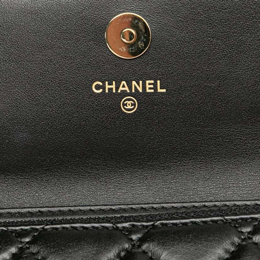Chanel Quilted Calfskin Maxi Pearls Clutch With Chain Black Leather Good condition - Box View