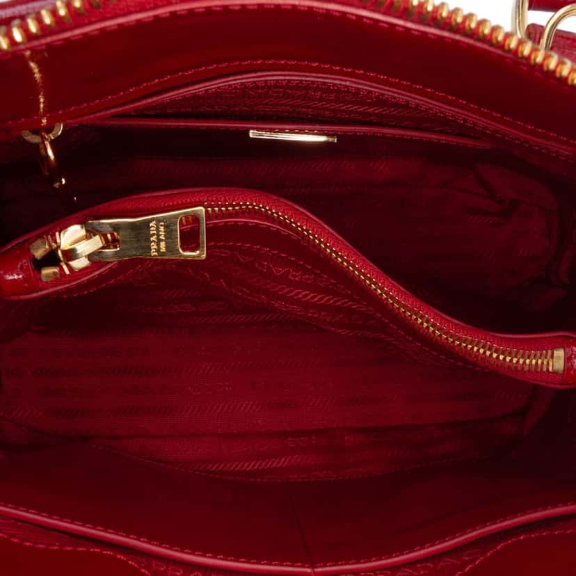 Prada Medium Saffiano Vernice Promenade Satchel Red Leather Good condition - Model View