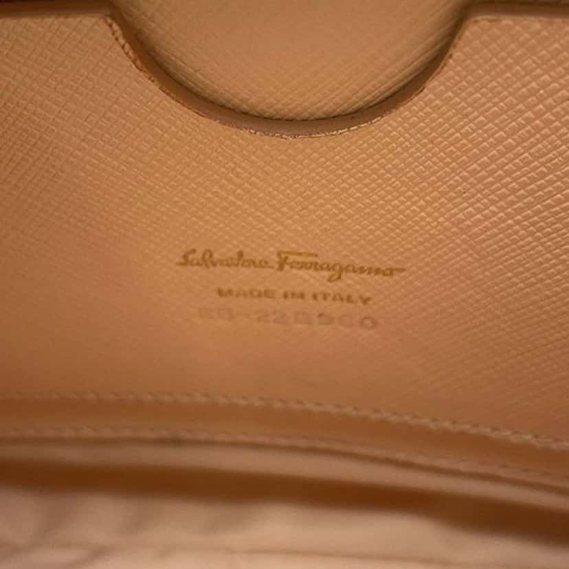 Salvatore Ferragamo Leather Gancini Crossbody Pink Leather Good condition - Box View