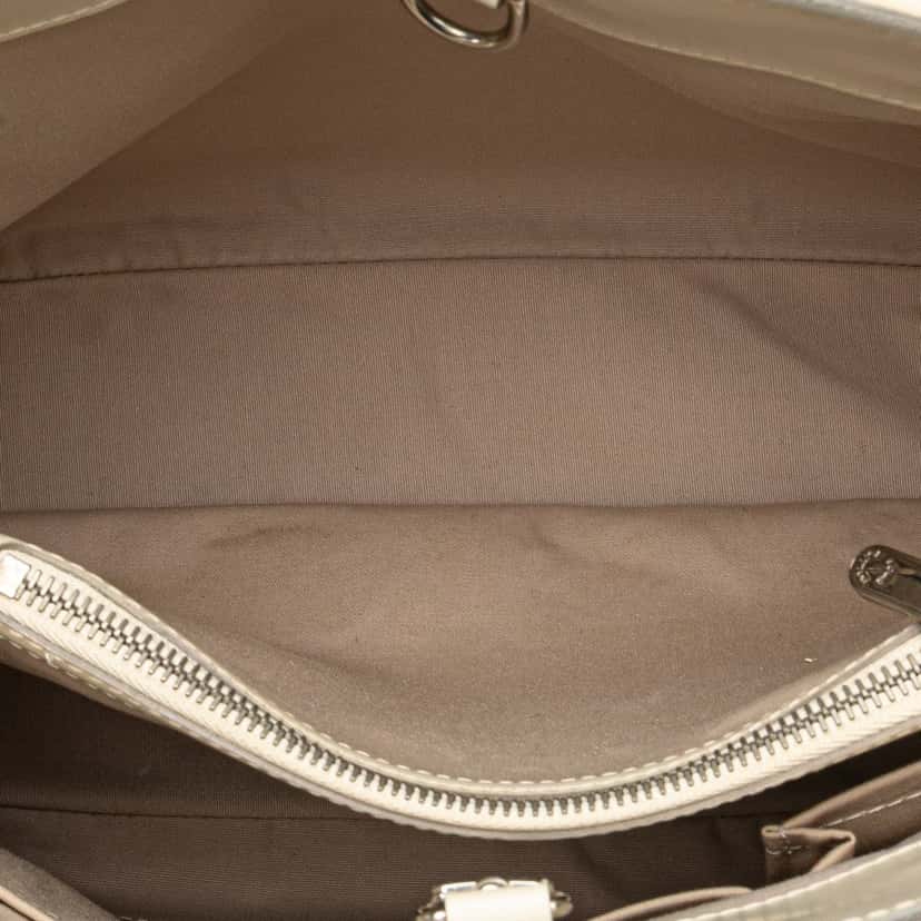 Louis Vuitton Epi Passy PM White Leather Good condition - Model View