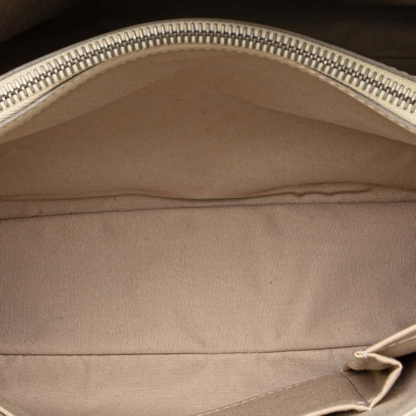 Louis Vuitton Epi Passy PM White Leather Good condition - Box View