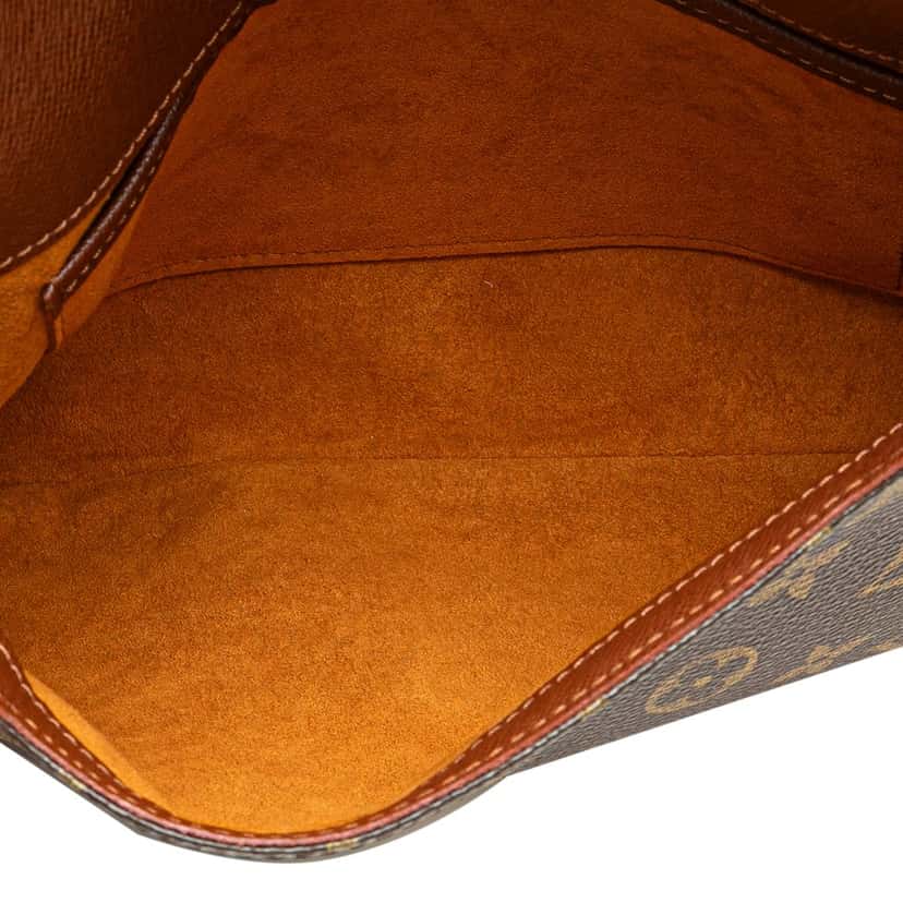 Louis Vuitton Monogram Musette Tango Short Strap Brown Canvas Good condition - Model View