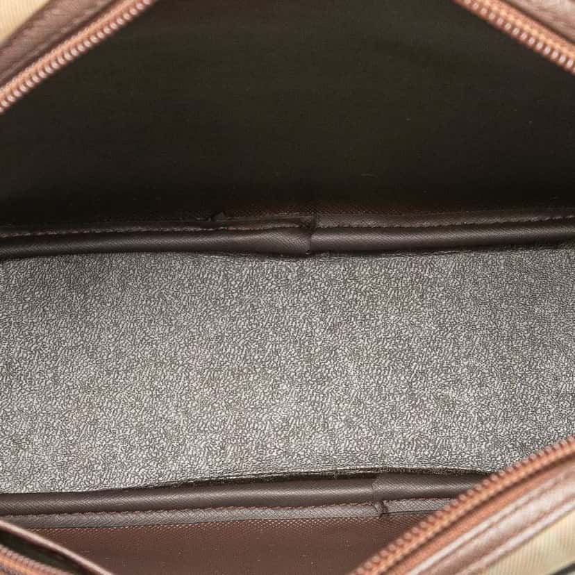 Burberry Vintage Check Canvas Crossbody Brown Canvas Good condition - Model View