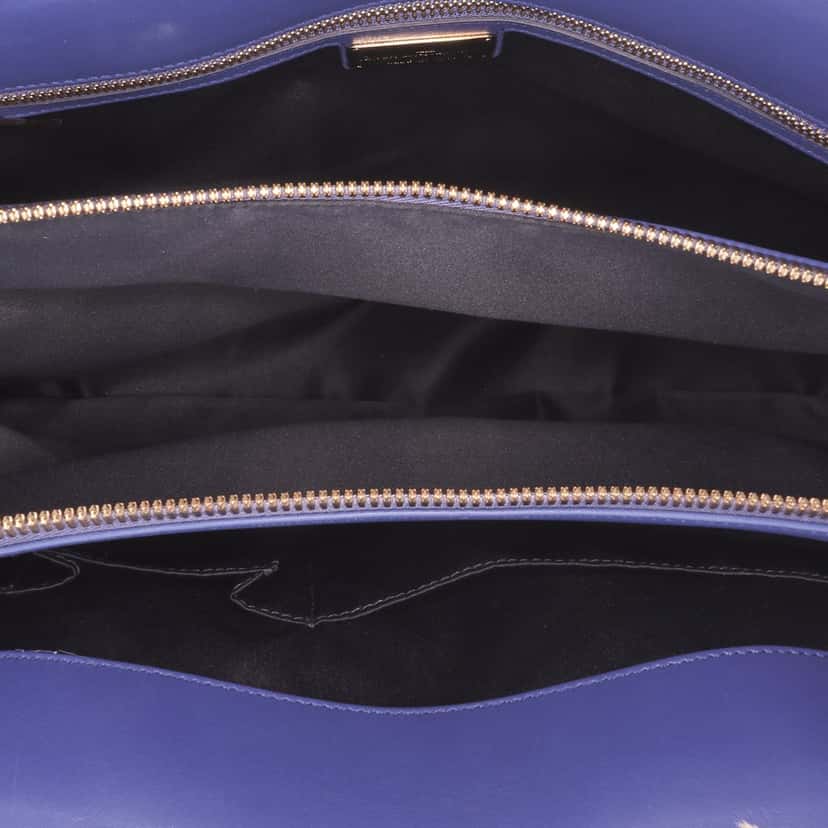 Salvatore Ferragamo Leather Fiamma East West Tote Blue Leather Good condition - Model View