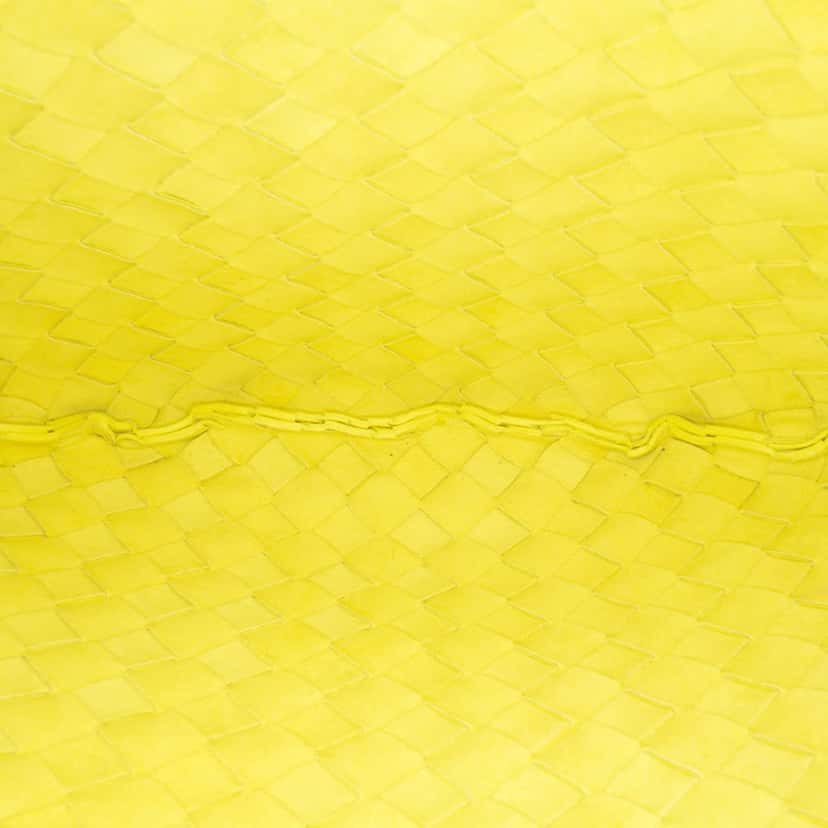 Bottega Veneta Medium Lambskin Intrecciato Turn Pouch Yellow Leather Good condition - Model View