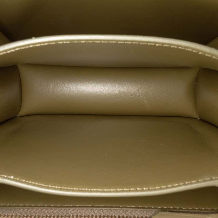 Celine Small Calfskin Classic Box Green Leather Good condition - Model View