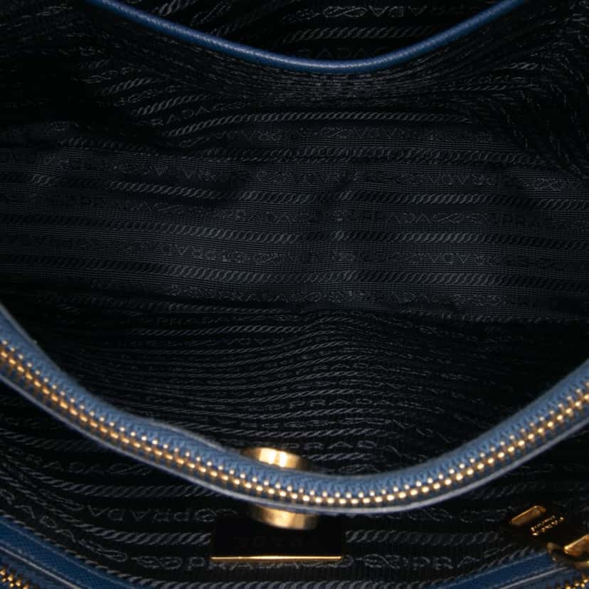 Prada Medium Saffiano Lux Galleria Tote Blue Leather Good condition - Model View