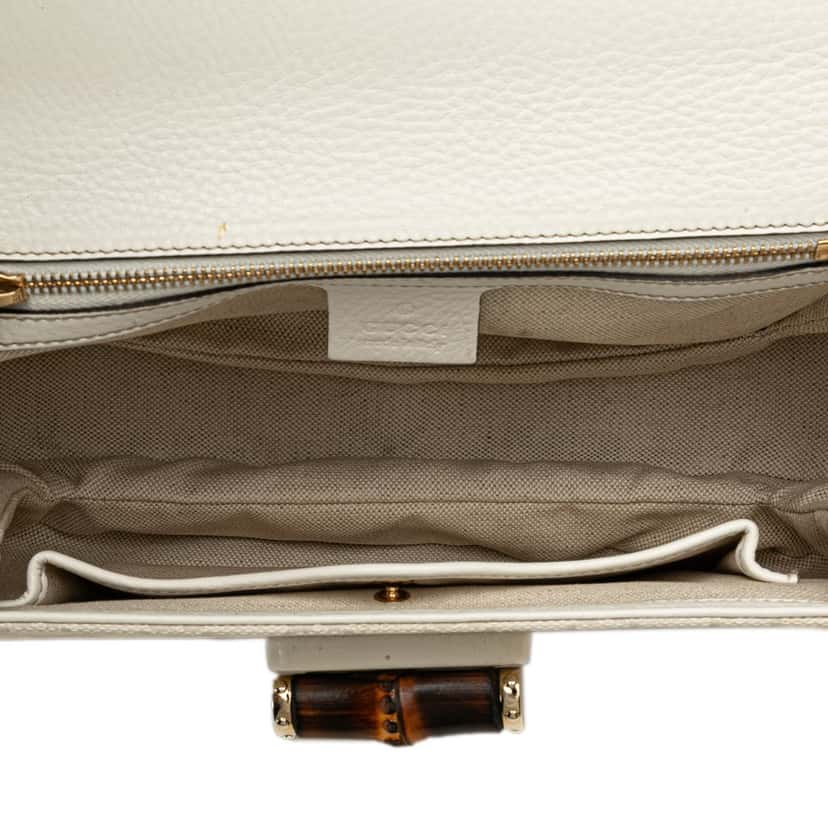 Gucci Medium GG Canvas New Bamboo Satchel White Canvas Good condition - Model View