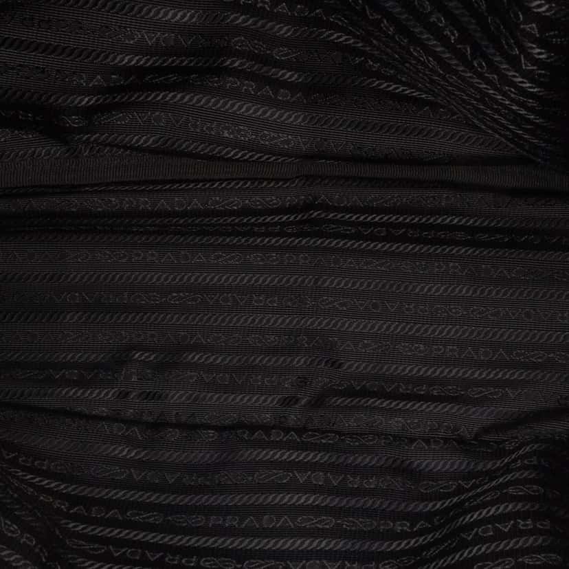 Prada Quilted Tessuto Messenger Bag Black Very good condition - Model View