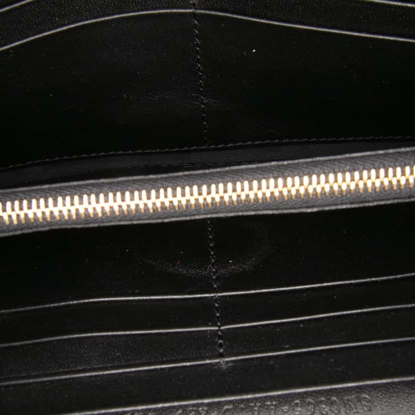 Fendi Zucca Embossed Leather Wallet On Chain Black Leather Good condition - Model View