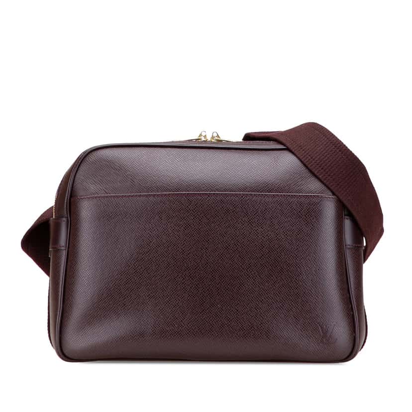 Louis Vuitton Taiga Reporter PM Red Leather Good condition - Front View