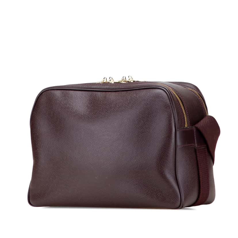 Louis Vuitton Taiga Reporter PM Red Leather Good condition - Back View